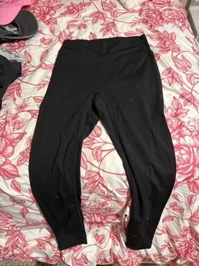 Women's Lululemon Leggings - Comfortable Everyday Bottoms